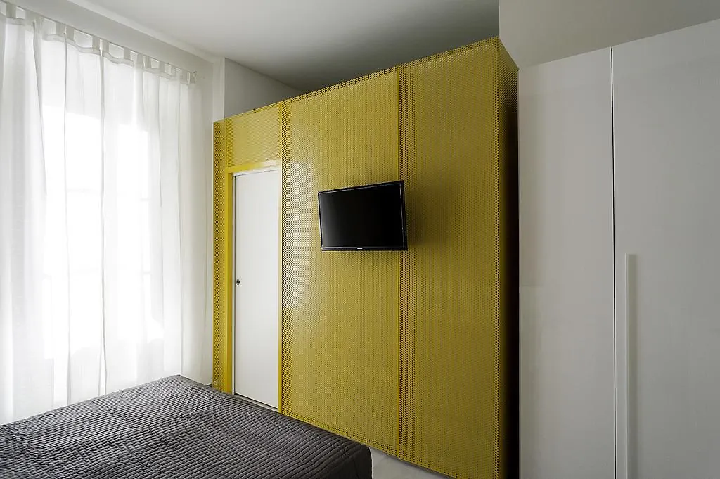 B&B Girovagando 3*, Рим