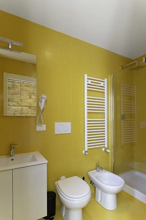 B&B Girovagando 3*, Рим